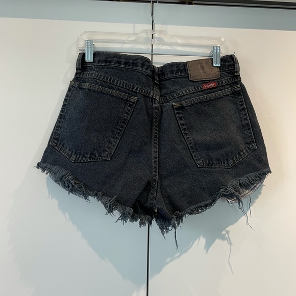 - True 80’s vintage thrashed cut off wrangler jean shorts - Picture 3 of 4